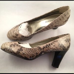 Liz Claiborne Faux Skin Pumps